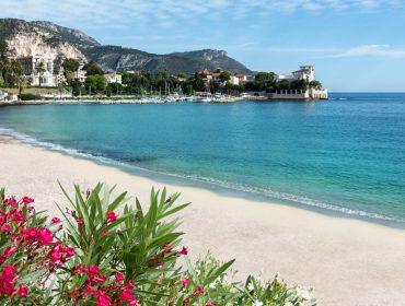 Enjoy the French Riviera beaches